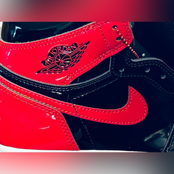 NEW Nike Air Jordan 1 Retro High Tops Sneakers Basketball Size 8 Black Red main image 5